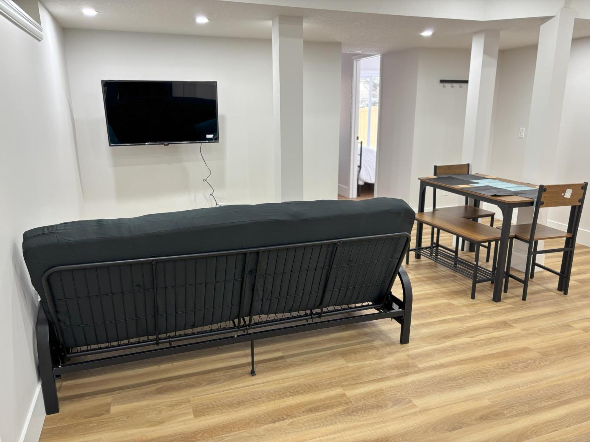 Appartement Valleyhut - Private 2 Bedrooms 1 Bathroom Walkout Basement *